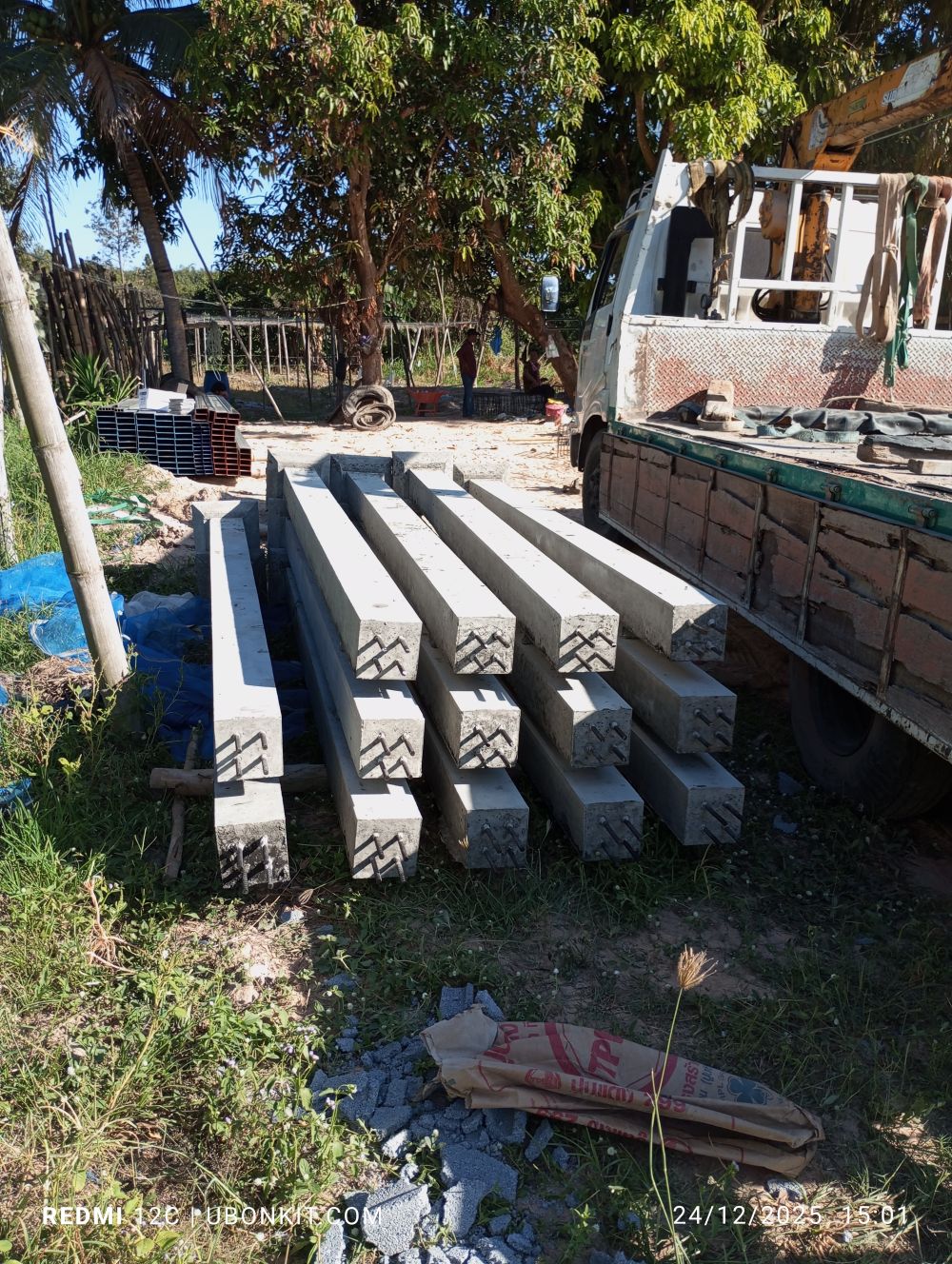 จัดส่งเสาสำเร็จรูป อ.ม่วงสามสิบ 32