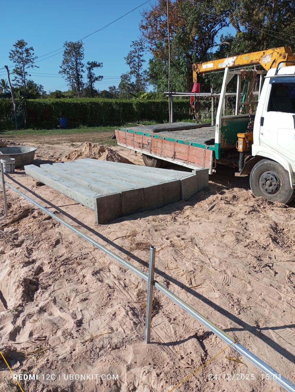 จัดส่งเสาสำเร็จรูป อ.ม่วงสามสิบ 33